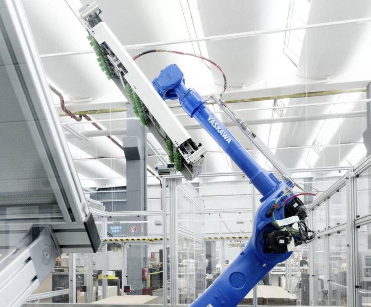 YASKAWA ROBOT CON FRENATA RIGENERATIVA